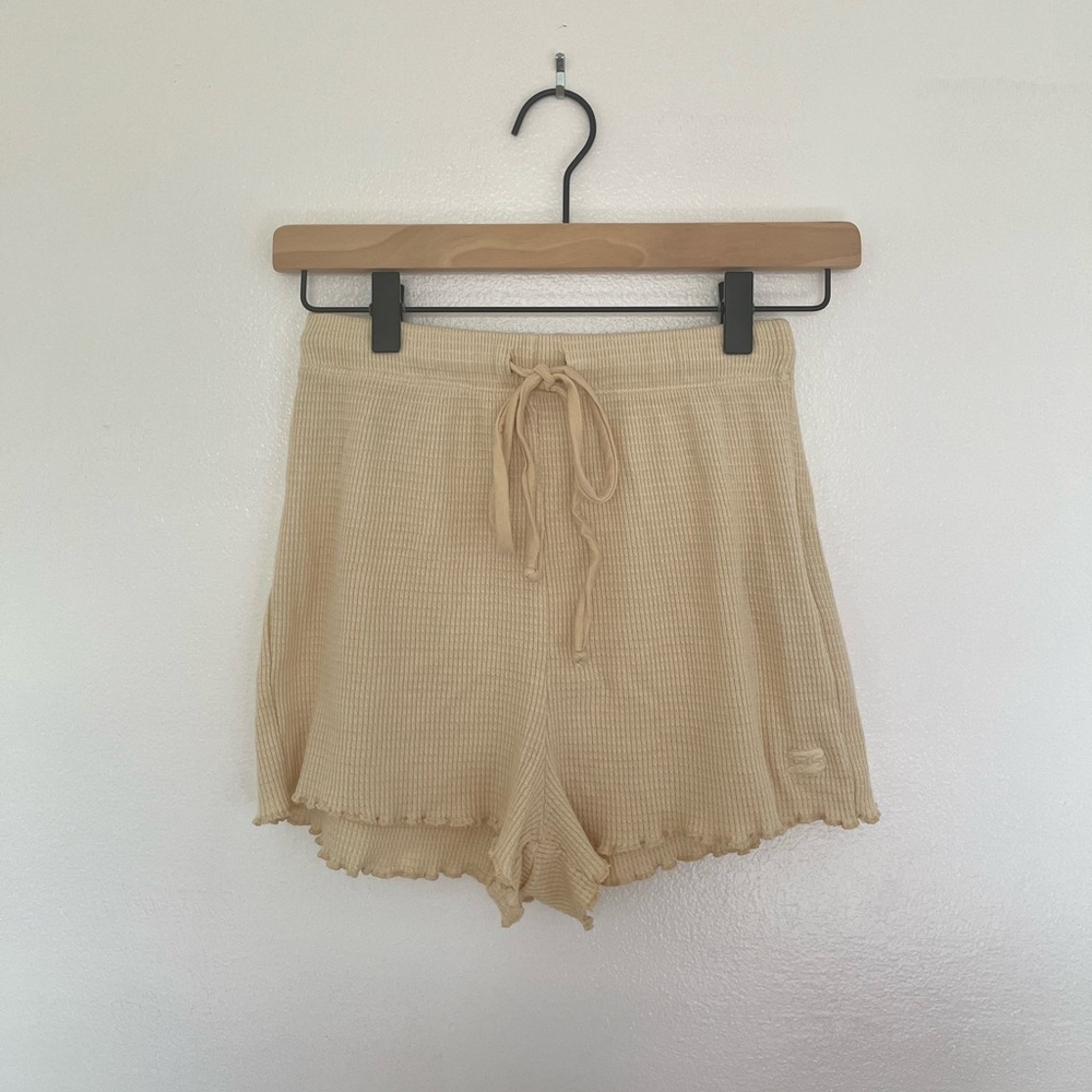 Pale Yellow Billabong High Waisted Ruffle Lounge Shorts in Women’s Small